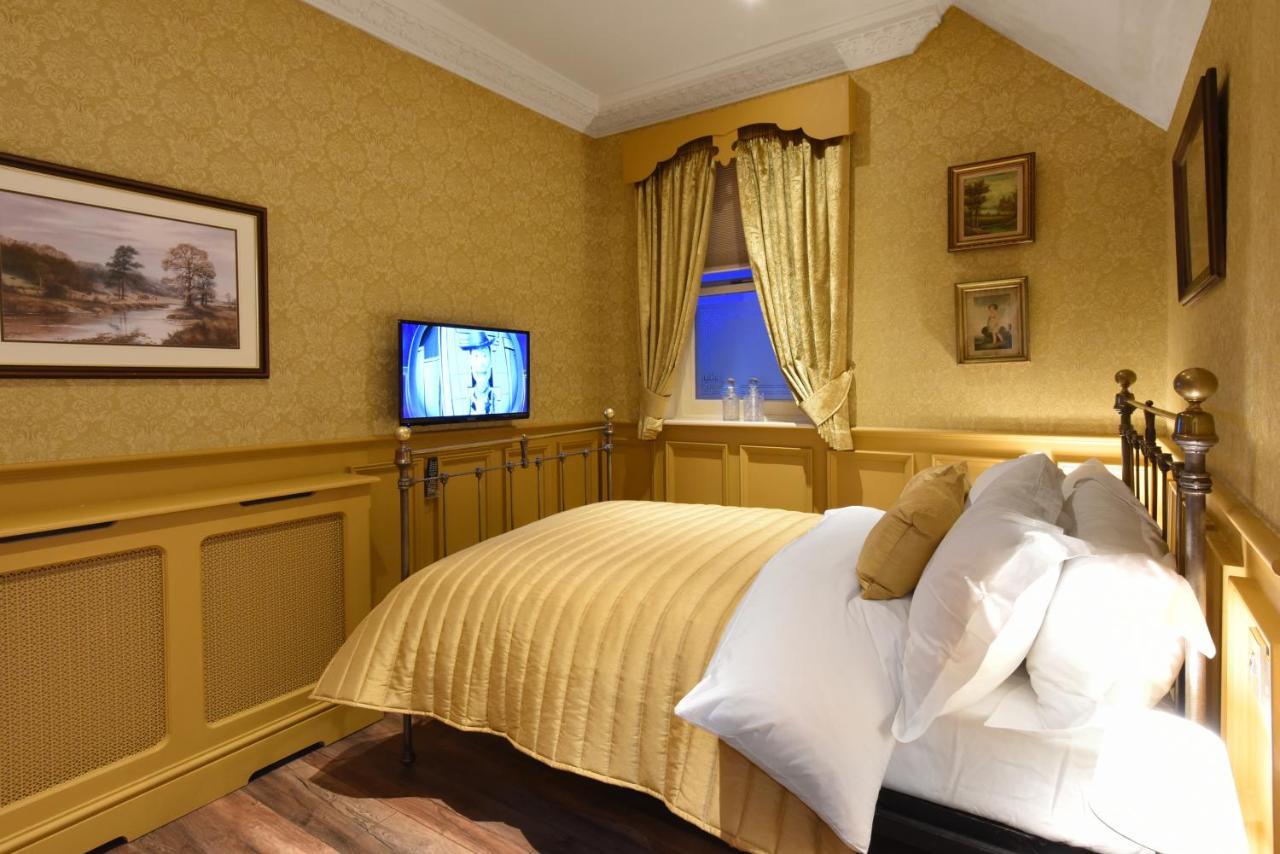 The Aston Tavern Hotel